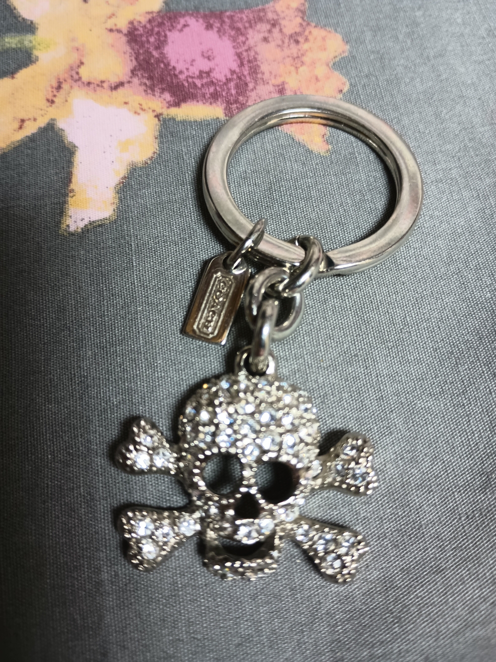RARE Vintage Coach Crystal Pave Skull Crossbones Keychain Or Bag Charm 92413 - Picture 3 of 4